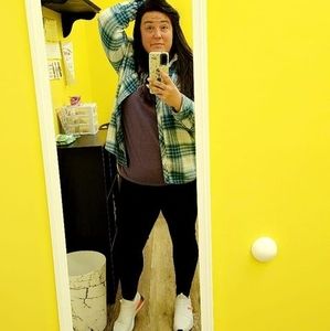 Meet your Posher, Cari